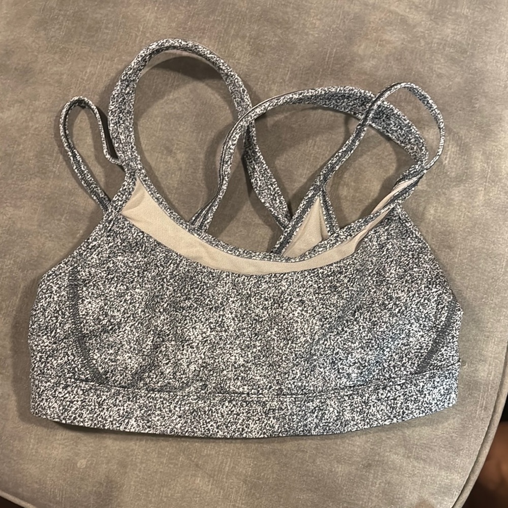 Lululemon Get Down Bra Rio Mist White and Black White Mesh Size 8